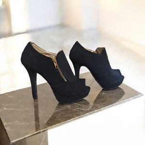 Charlotte‎ Russe Black Platform Heels with Gold Zipper